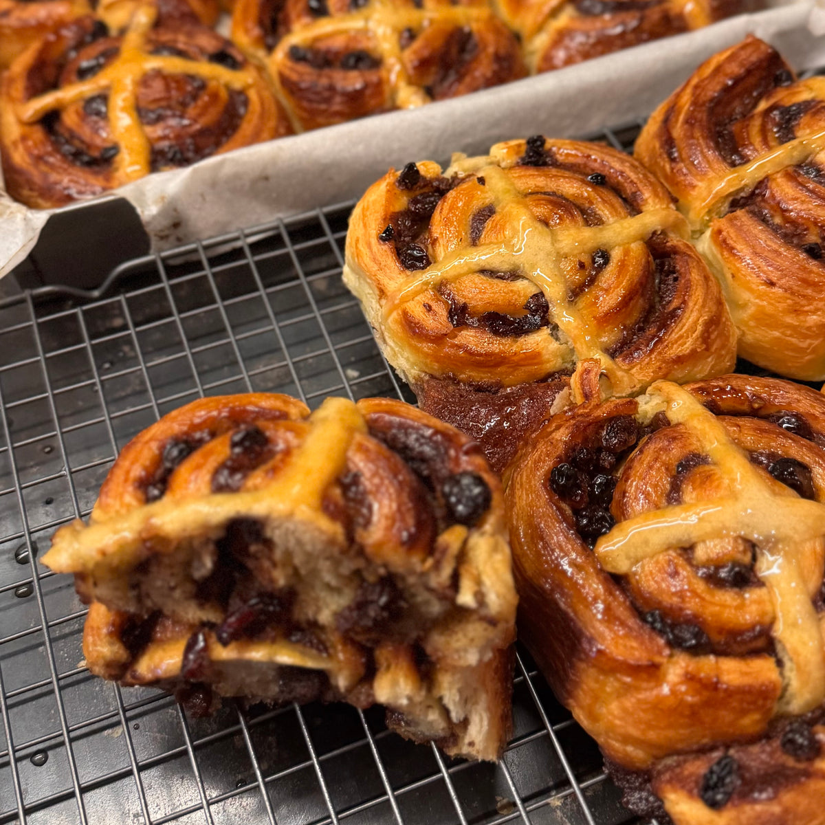 Hot Croissant Bun Roulade (4 buns)