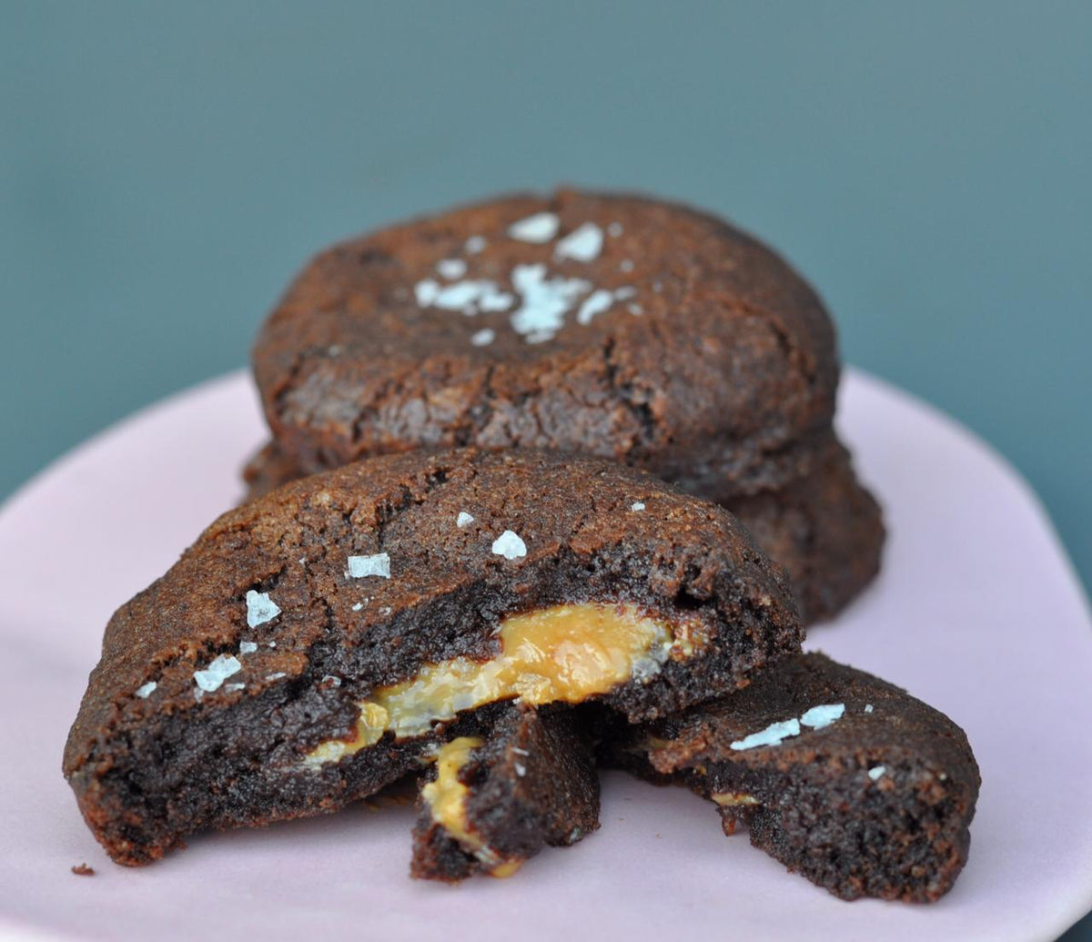 Dulce Stuffed Chocolate Cookie